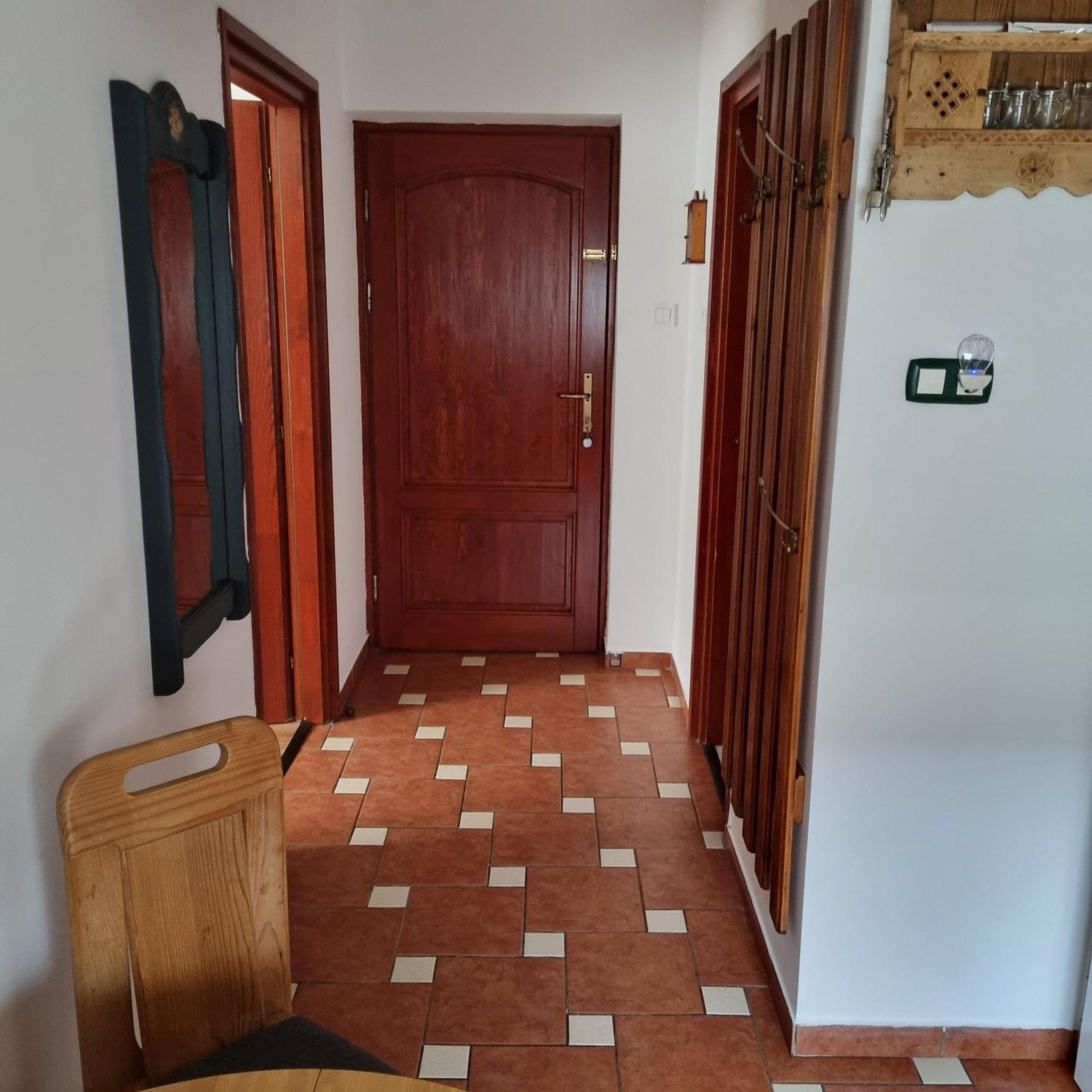 Kertvarosi Apartman Tiszaujvaros Exterior photo