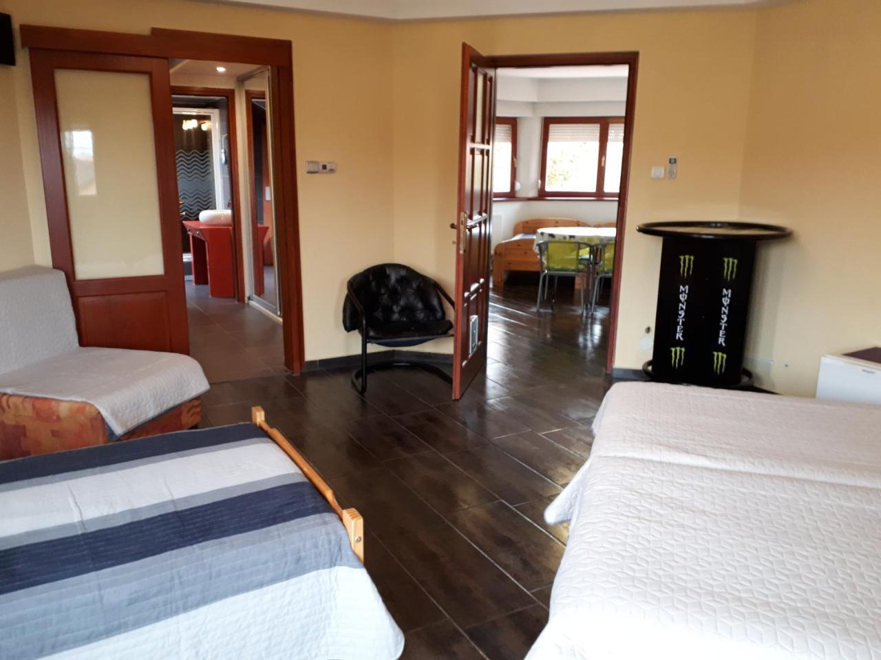 Kertvarosi Apartman Tiszaujvaros Exterior photo